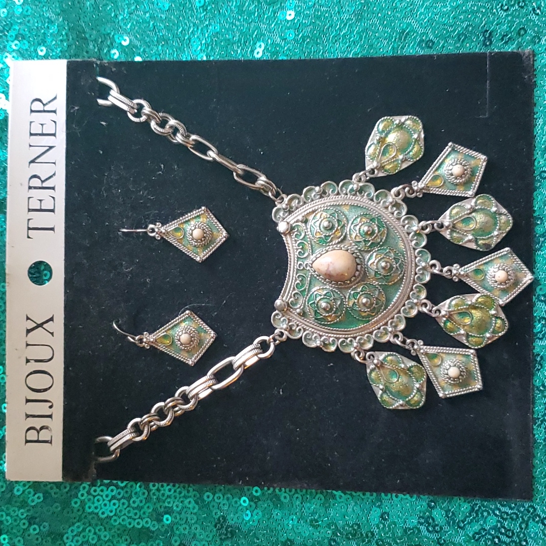 Jewelry 12$